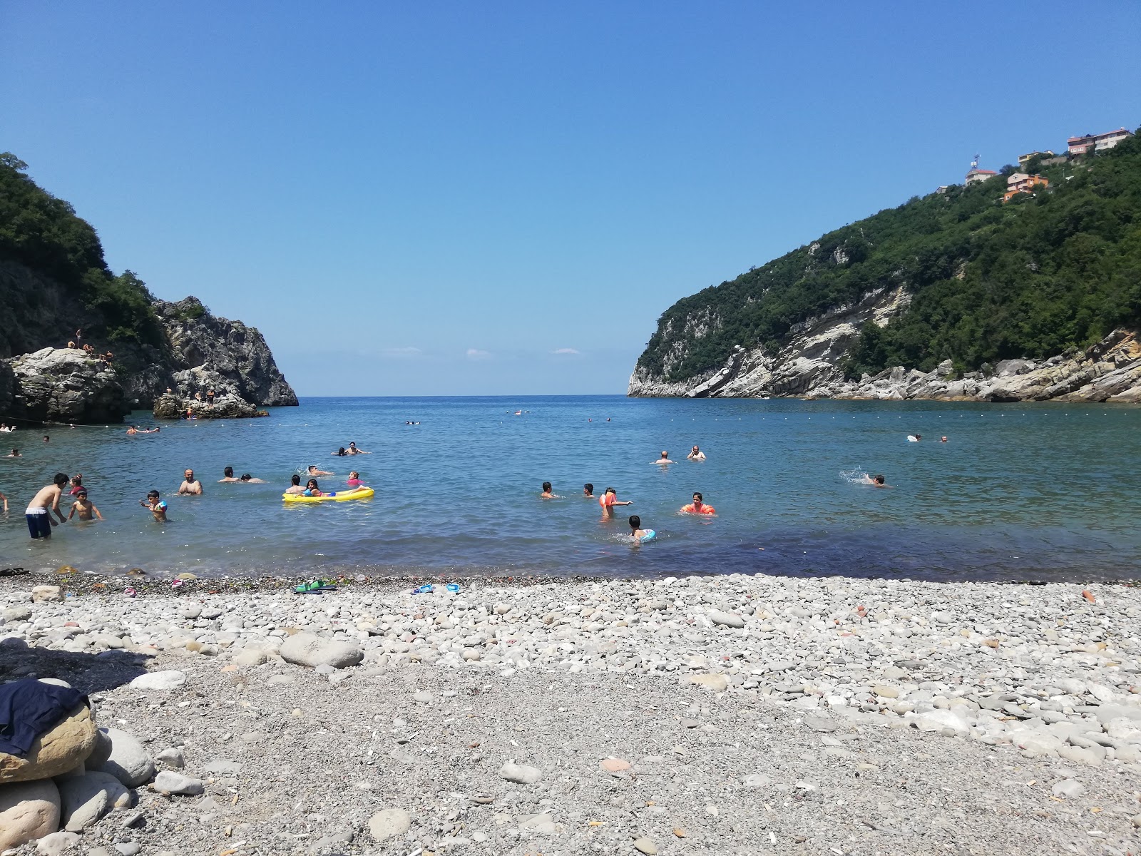 Foto de Degirmenagzi Plaji com pequena baía