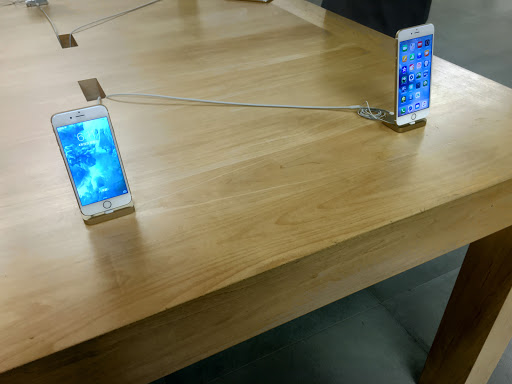 Computer Store «Apple Beverly Center», reviews and photos, 8500 Beverly Blvd, Los Angeles, CA 90048, USA