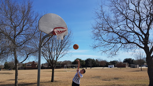 Park «Neighborhood Park - Frank Beverly Park», reviews and photos, 7112 Quarry Chase Trail, Plano, TX 75025, USA