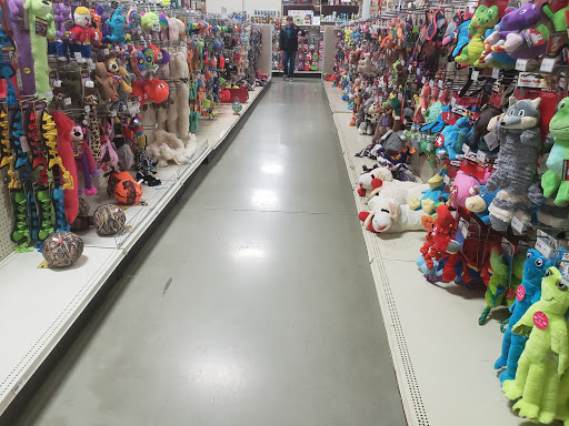 Pet Supply Store «Mounds Pet Food Warehouse», reviews and photos, 5350 King James Way, Fitchburg, WI 53719, USA