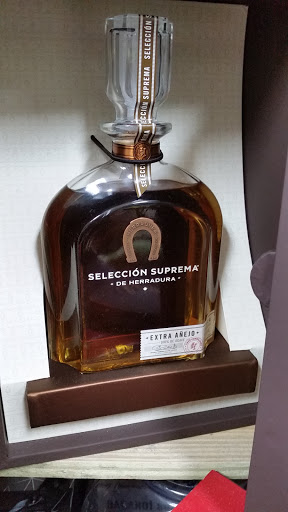 Liquor Store «Golden Ox Liquors», reviews and photos, 240 Citrus Tower Blvd, Clermont, FL 34711, USA