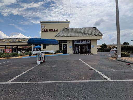 Shopping Mall «Lake Village Shopping MallKitchengaets», reviews and photos, 10601 US-441, Leesburg, FL 34788, USA