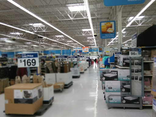 Department Store «Walmart Supercenter», reviews and photos, 2151 W Oaklawn Rd, Pleasanton, TX 78064, USA