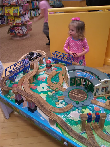 Book Store «Barnes & Noble», reviews and photos, 1980 N Dixie Hwy, Elizabethtown, KY 42701, USA