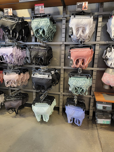 Clothing Store «Under Armour Factory House», reviews and photos, 1100 Cornerstone Blvd #300, Daytona Beach, FL 32117, USA