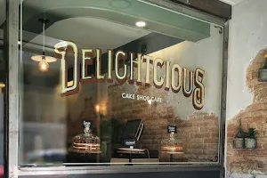 Delightcious Cake Shop Cafè pastisseria, pastissos per encàrrec i esmorzars image
