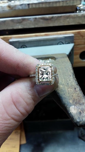 Jewelry Store «Tallahassee Diamond Center», reviews and photos, 1355 Market St, Tallahassee, FL 32312, USA