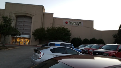 Shopping Mall «Lakeline Mall», reviews and photos, 11200 Lakeline Mall Dr, Cedar Park, TX 78613, USA