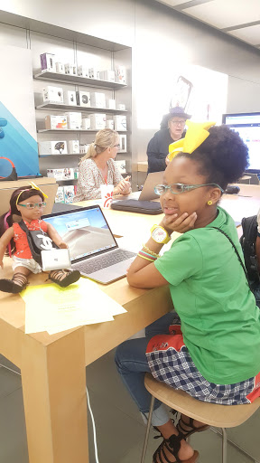 Computer Store «Apple Willowbrook Mall», reviews and photos, 2000 Willowbrook Dr, Houston, TX 77064, USA