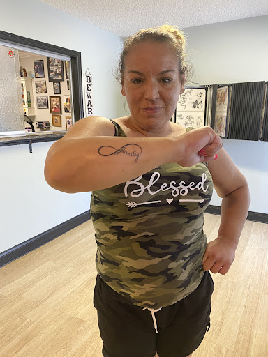 Tattoo Shop «Lucky Devil Tattoo Parlor», reviews and photos, 931 S Ridgewood Ave, Edgewater, FL 32132, USA