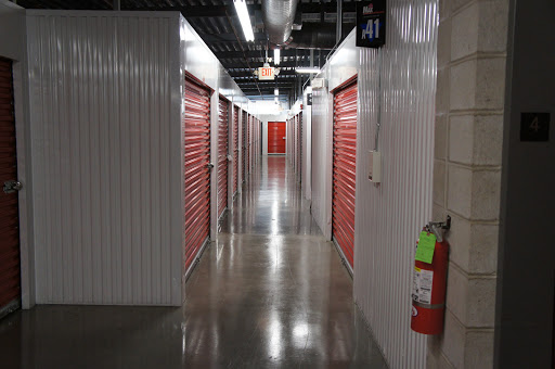 Truck Rental Agency «U-Haul Moving & Storage of Providence at I-95», reviews and photos, 35 Oxford St, Providence, RI 02905, USA