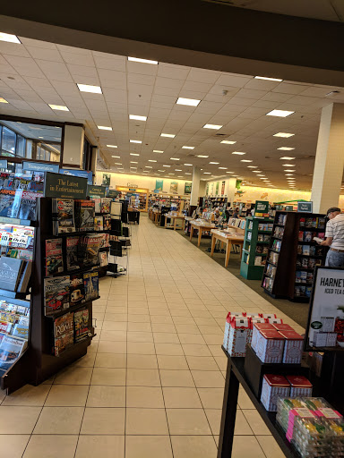 Book Store «Barnes & Noble Booksellers South Corona», reviews and photos, 2470 Tuscany St #101, Corona, CA 92881, USA