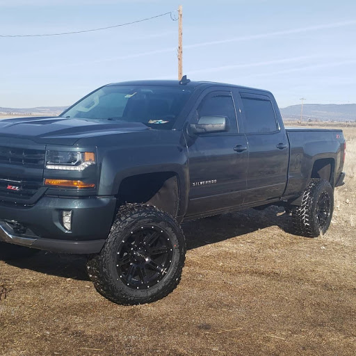 Truck Accessories Store «4 Wheel Parts - Portland - South Tabor», reviews and photos, 2700 SE 82nd Ave, Portland, OR 97266, USA