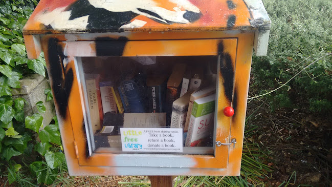 Reviews of Little Free Library Wapping in London - Shop