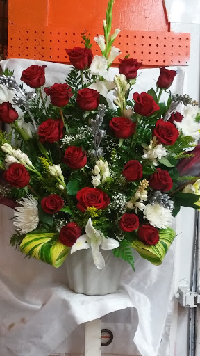 Florist «State Street Flowers & More», reviews and photos, 8401 State St, South Gate, CA 90280, USA