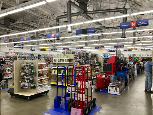 Hardware Store «Harbor Freight Tools», reviews and photos, 1349 N Blackstone Ave, Fresno, CA 93703, USA