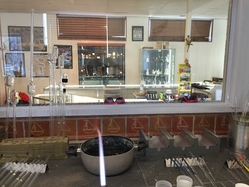 Tobacco Shop «Harbor Glass & Fine Tobacco», reviews and photos, 409 W Ehringhaus St, Elizabeth City, NC 27909, USA