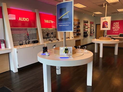 Cell Phone Store «T-Mobile», reviews and photos, 7710 NE 5th Ave #116, Vancouver, WA 98665, USA