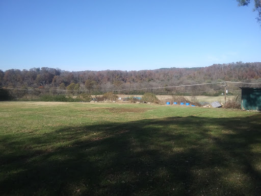 Lodge «The Farmhouse Inn», reviews and photos, 108 W Swan St, Centerville, TN 37033, USA