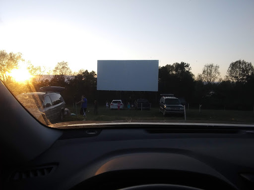Drive-in Movie Theater «Stone Drive-In Theatre», reviews and photos, 808 Theatre Ln, Mountain View, AR 72560, USA