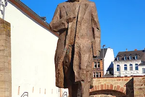 Karl-Marx-Denkmal image