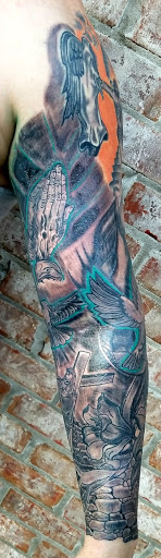 Explore knee cap tattoo ideas, creative tattoo ideas in Meridian, available at SK-Tattoo1
