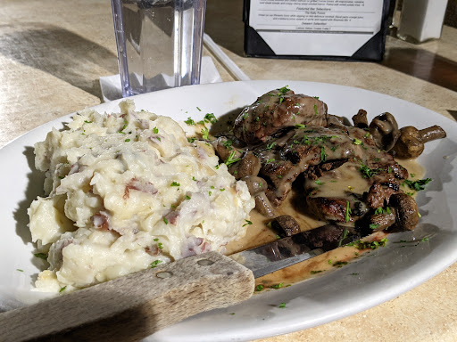 Restaurant «Red White and Brew», reviews and photos, 6740 E McDowell Rd #102, Mesa, AZ 85215, USA