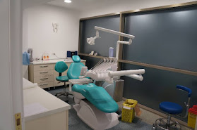 Clinica Doctor Gaucan - Protetica Dentara | Implantolog Bucuresti | Restaurare Dentara Pret