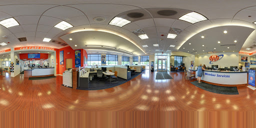 Travel Agency «AAA Vernon Hills Car Care Plus», reviews and photos, 1680 N Milwaukee Ave, Vernon Hills, IL 60061, USA