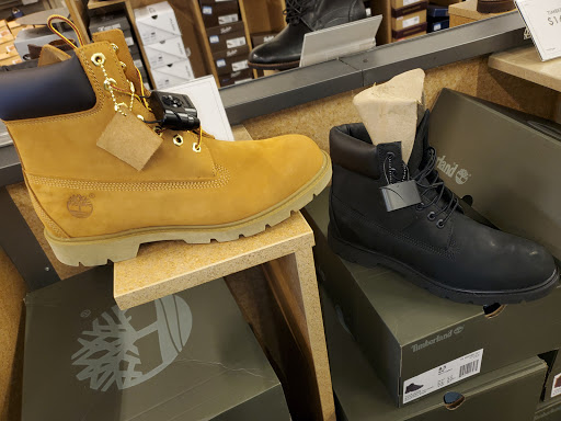 Shoe Store «DSW Designer Shoe Warehouse», reviews and photos, 345 Rockaway Turnpike, Lawrence, NY 11559, USA