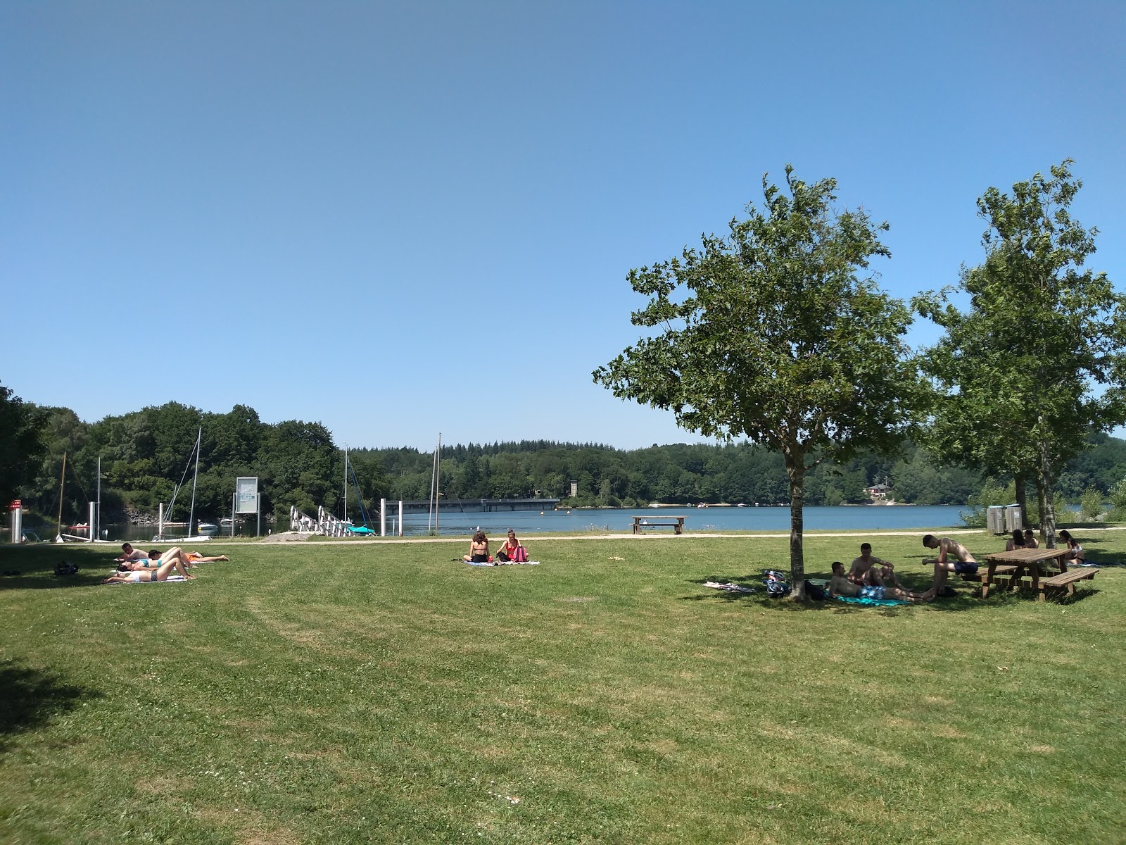 Plage de Pareloup'in fotoğrafı ve yerleşim