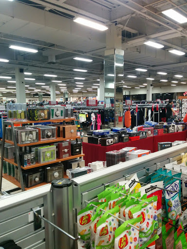 Clothing Store «Burlington Coat Factory», reviews and photos, 24 Wayne Hills Mall, Wayne, NJ 07470, USA