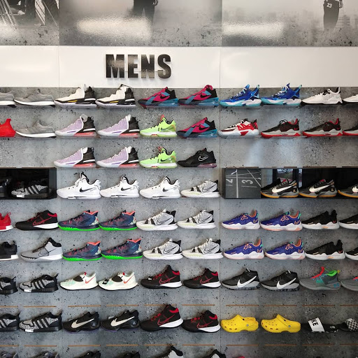 Shoe Store «Hibbett Sports», reviews and photos, 2819 West Expressway 83 #100, Harlingen, TX 78552, USA