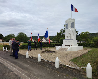 Monument aux morts de Saint-Erme-Ville à Saint-Erme-Outre-et-Ramecourt