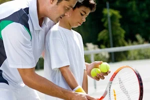 Escuela Tenis Club de Campo image