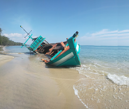 Sampoch Island Beach