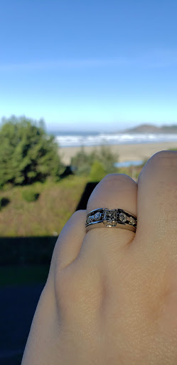 Jewelry Store «Jared The Galleria of Jewelry», reviews and photos, 7162 SW Hazel Fern Rd, Tigard, OR 97224, USA