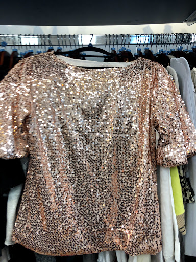 Clothing Store «Uptown Cheapskate», reviews and photos, 929 E Commercial Blvd, Oakland Park, FL 33334, USA