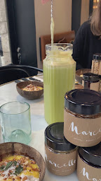 Photo n°41 de Marcelle - Rue de Grenelle à Paris ()