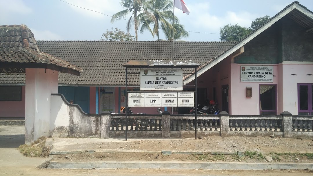 Balai Desa Candiretno