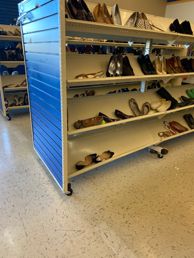 Thrift Store «Goodwill Donation Center», reviews and photos