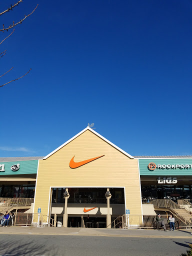 Clothing Store «Nike Factory Store», reviews and photos, 603 Stanley K Tanger Dr, Lancaster, PA 17602, USA