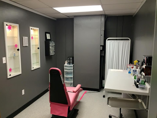 Tattoo Shop «Skin Gallery-Tattoos», reviews and photos, 37292 US-18, Prairie du Chien, WI 53821, USA