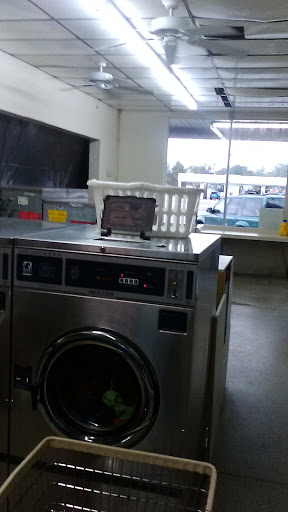 Shopping Mall «Strawberry Hill Shopping Center», reviews and photos, 3402 W Baker St, Plant City, FL 33563, USA