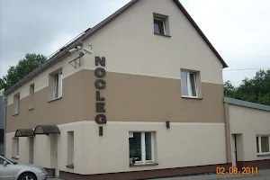 Hotel w Kątach Wrocławskich Kwatery Noclegi dla firm Pokoje do wynajęcia Nocleg image