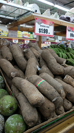 Produce Market «Rogers Park Fruit Market», reviews and photos, 7401 N Clark St, Chicago, IL 60626, USA