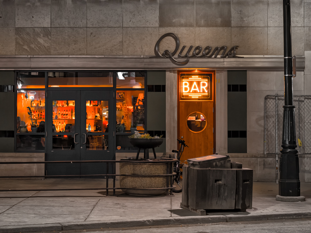Queens Bar Detroit