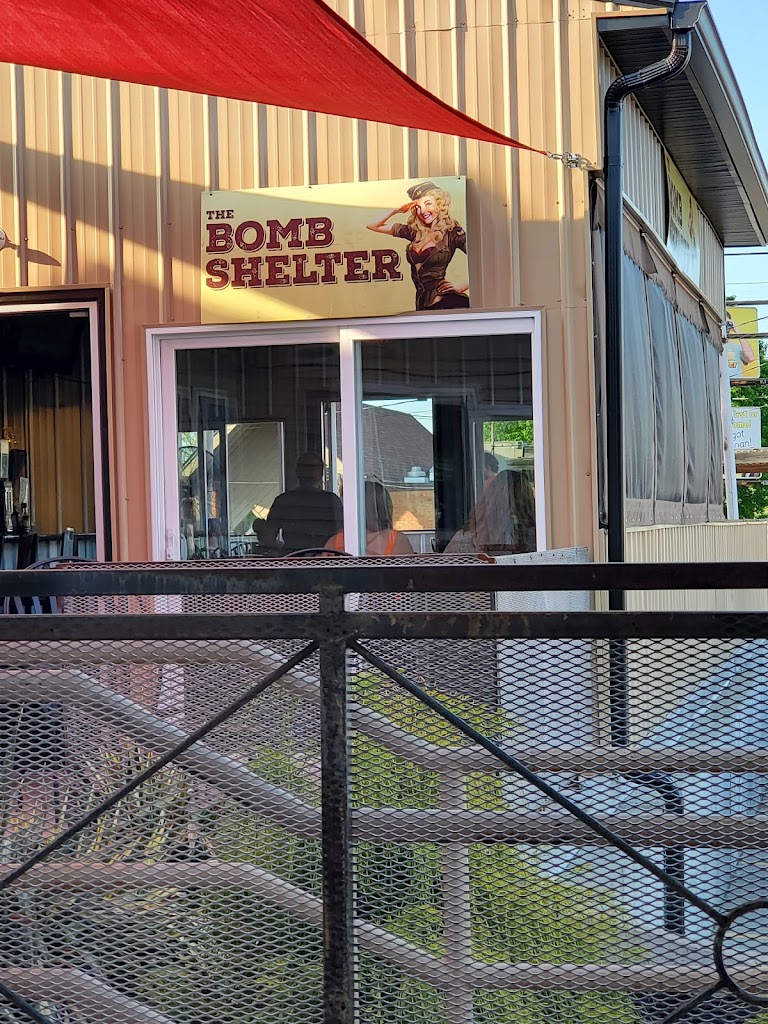 Bombshells & Ales Ashland, KY 41101 Menu, Reviews, Hours & Contact