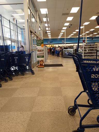 Clothing Store «Ross Dress for Less», reviews and photos, 1101 5th Ave, Hammond, IN 46320, USA