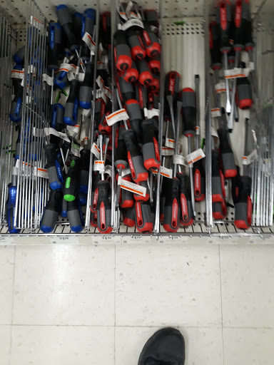 Hardware Store «Harbor Freight Tools», reviews and photos, 9 Signal Hills Center, St Paul, MN 55118, USA